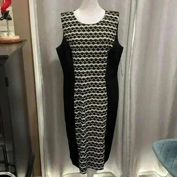 Black & white dress - Picture 3 of 4